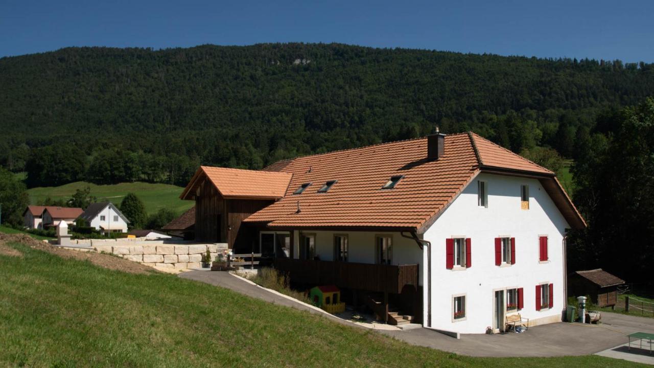 Gites Gorevirat Corcelles  Zewnętrze zdjęcie